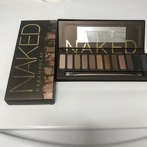 Urban Decay naked eyeshadow palette
